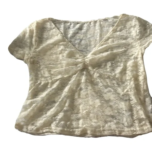 Elegant Cream Lace Women Top - Picture 1 of 1